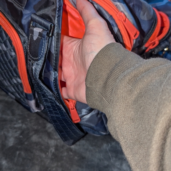LUG - Propeller - Camo Navy w/watermelon / orangish accents - Picture 7 of 9